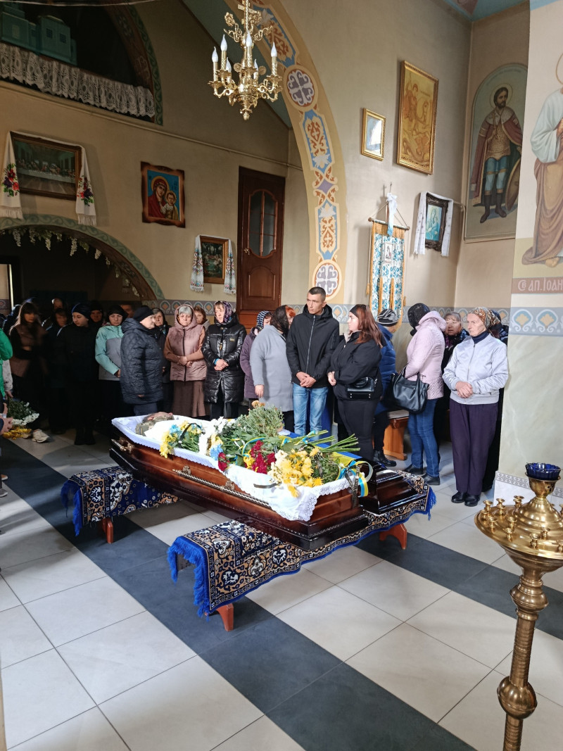 Його життя обірвалося на полі бою: на Волині в останню земну дорогу провели загиблого Героя Олександра Пальшина