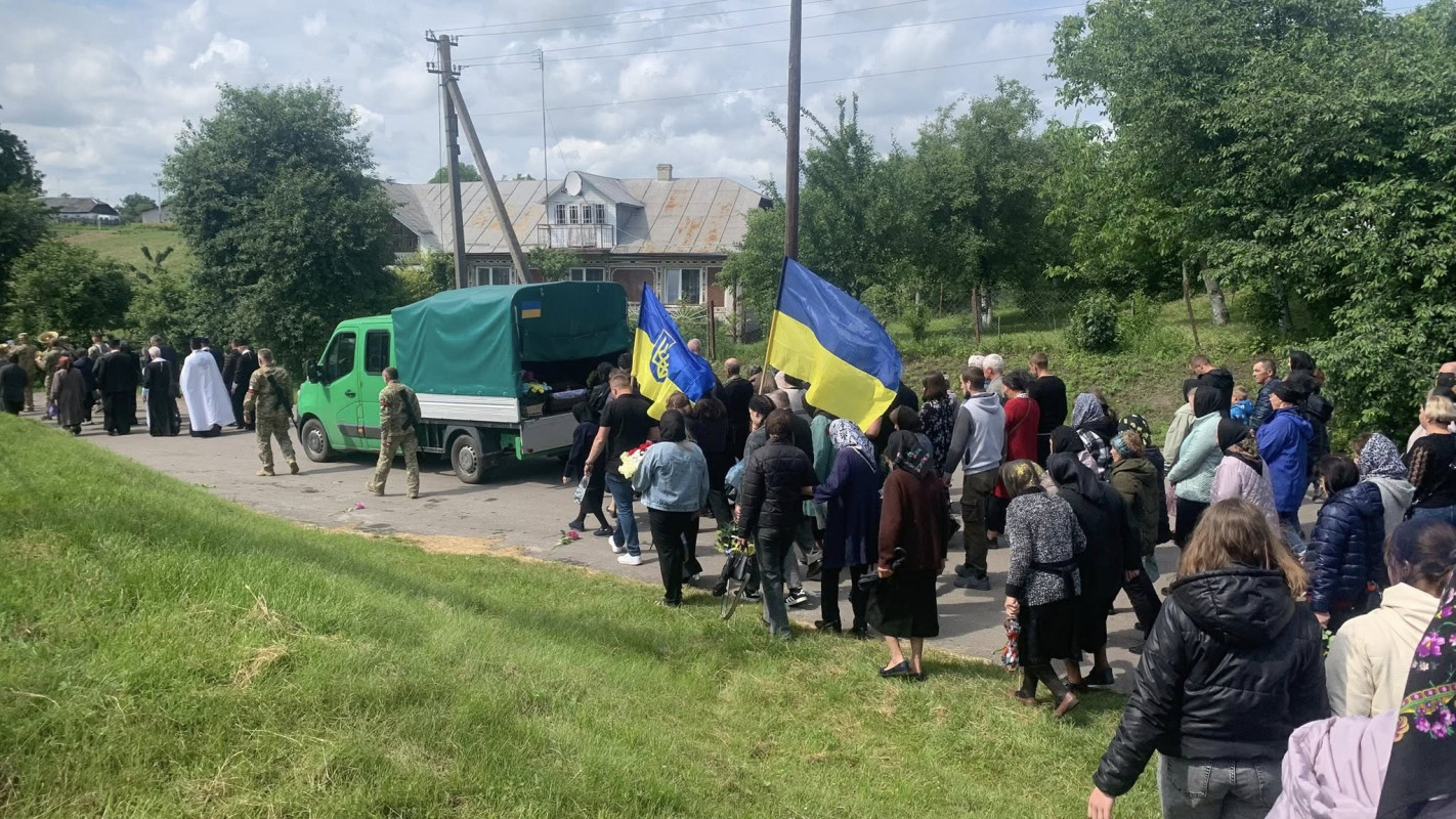 Довго сподівалися, що він живий: на Волині поховали Героя Василя Корінецького, який понад півтора року вважався зниклим безвісти