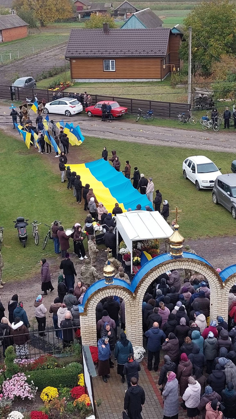 Навіки молодий: на Волині поховали Олега Петрука, який понад два роки вважався зниклим безвісти