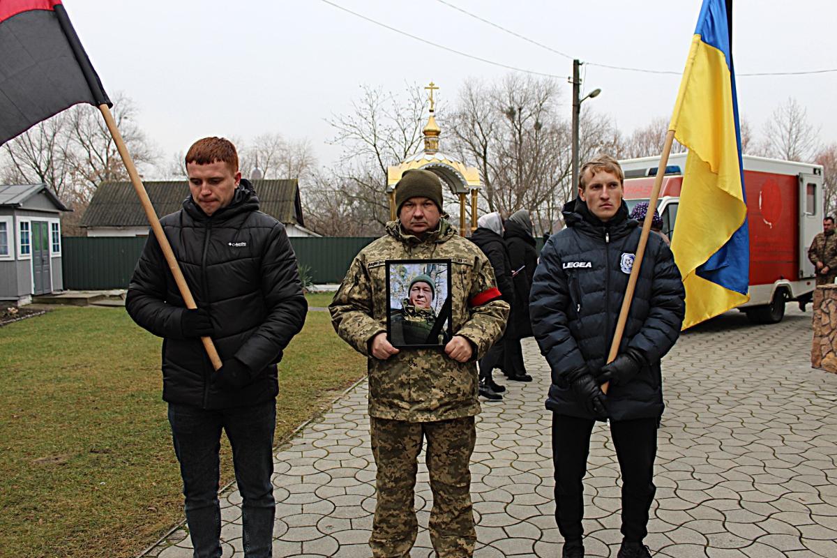 Після довгої дороги на вічний спочинок: на Волині поховали Валерія Грибчука, який понад рік вважався зниклим безвісти