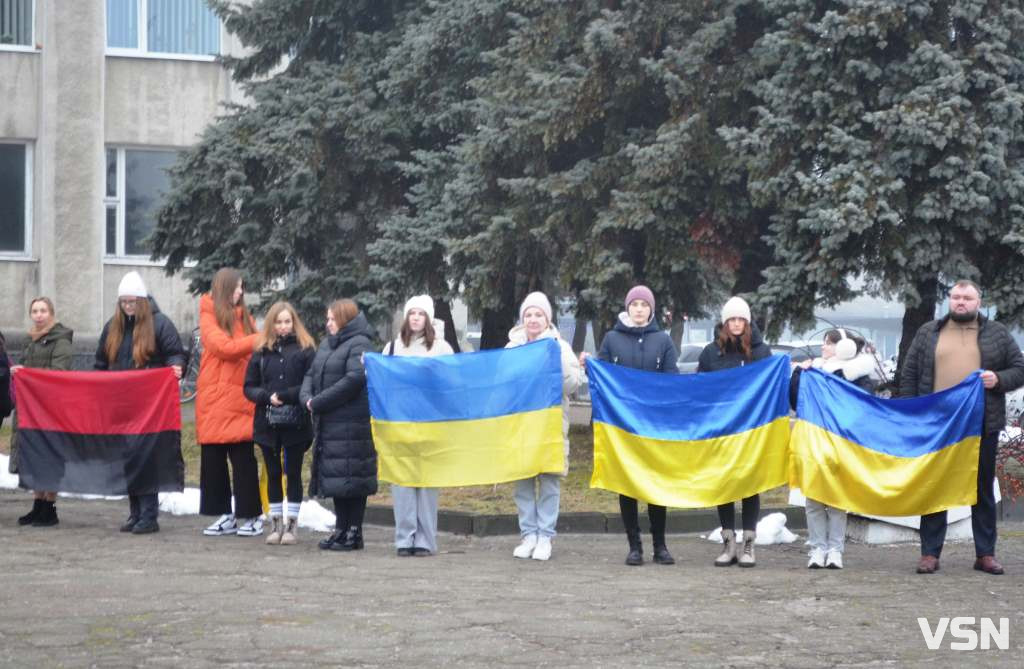 «Для нас – це одна хвилина, для них – Вічність»: у прикордонному місті на Волині вшанували тих, хто загинув від війни