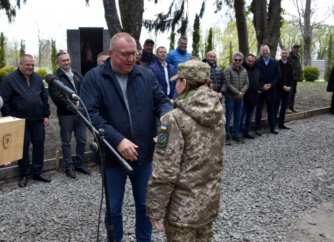 На Волині прикордонникам бойового підрозділу вручили нагороди та відкрили меморіал загиблим бійцям
