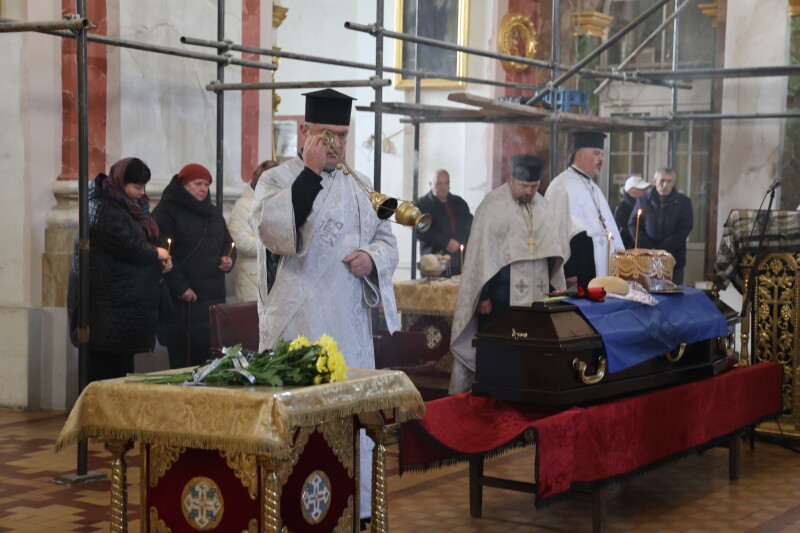 Чорний день: у Луцькій громаді попрощалися з Героями Юрієм Шаблевським та Олександром Гавришем