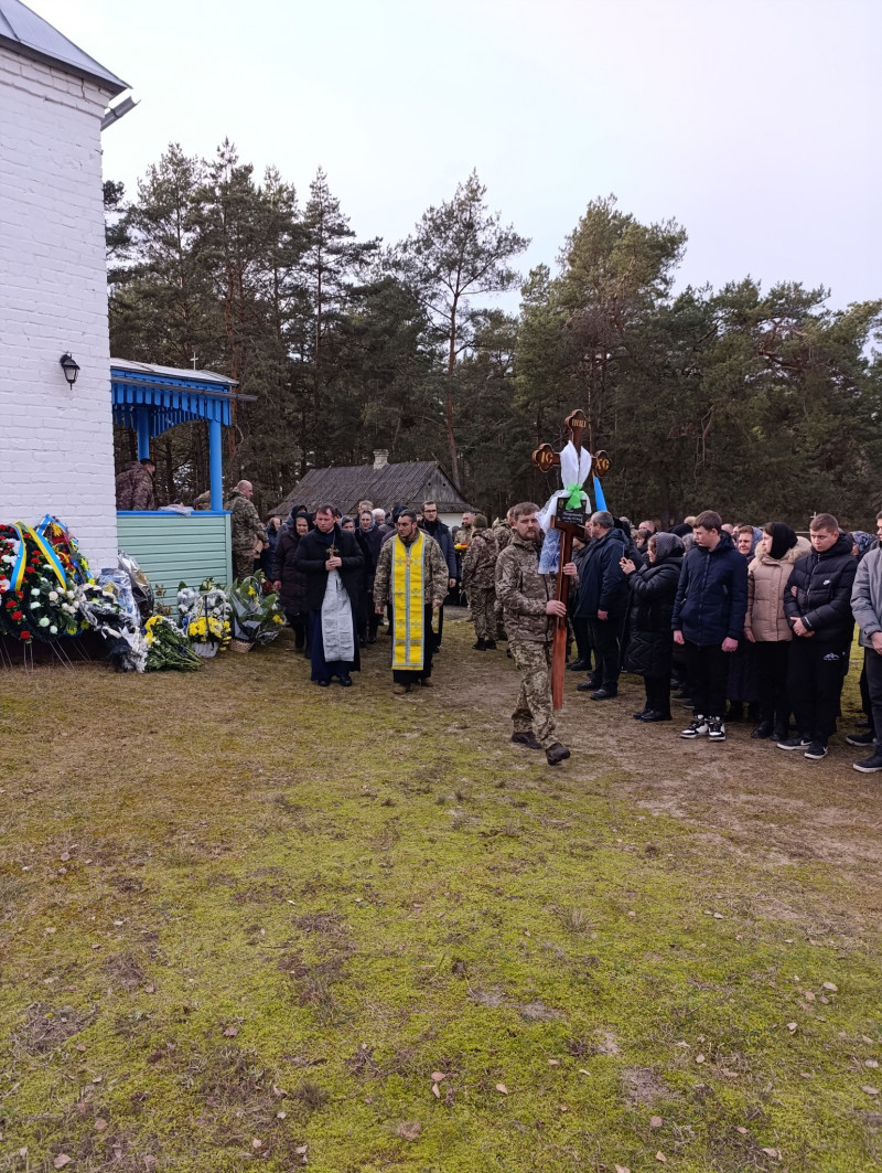 Взірець мужності та незламності: на Волині провели в останню дорогу відважного Героя Івана Дзьобана