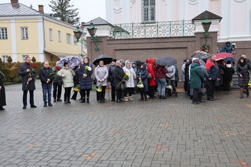 Загинув понад рік тому: у Луцьку попрощалися з військовослужбовцем Сергієм Мацюком