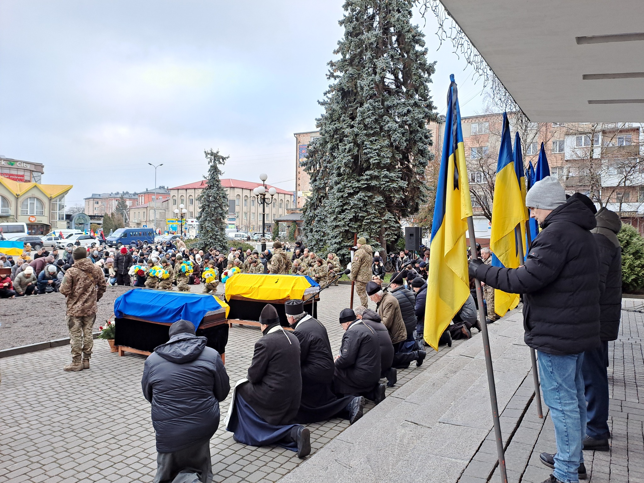 Загинули в один день на Харківщині: на Волині поховали двох Героїв - Миколу Бобра та Євгенія Кукола