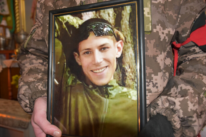 Загинув понад рік тому: у Луцькій громаді поховали 27-річного захисника Олександра Філіпчука