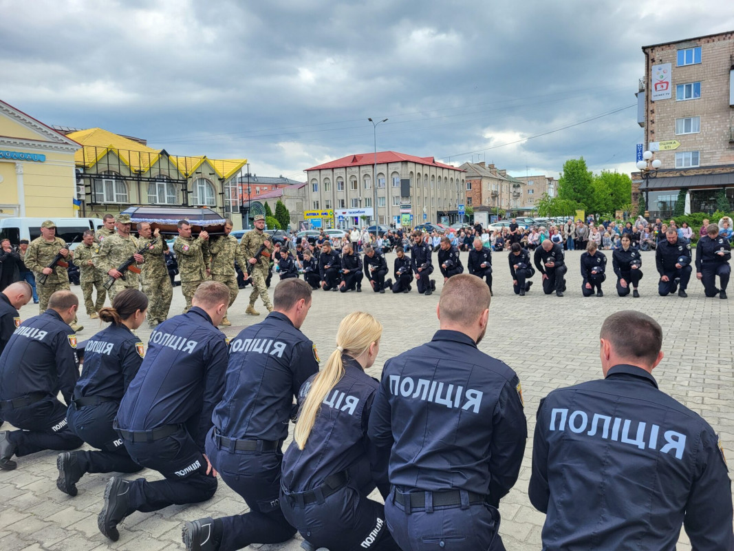 Учасник АТО, поліцейський, батько: на Волині попрощалися з 35-річним Героєм Дмитром Сергієнком