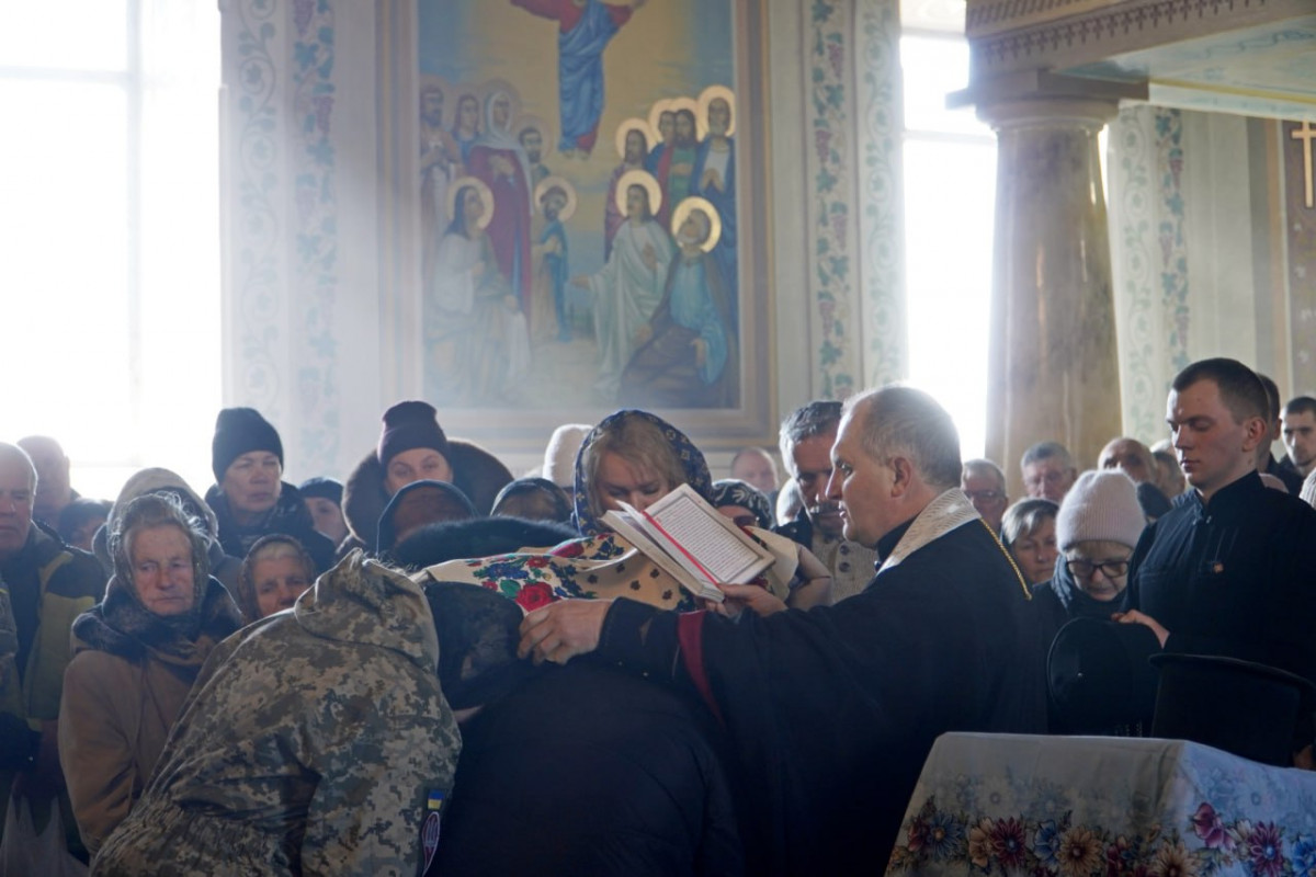 Загинув у четверту річницю російського вторгнення: на Волині в останню путь провели Героя Ігоря Саваса