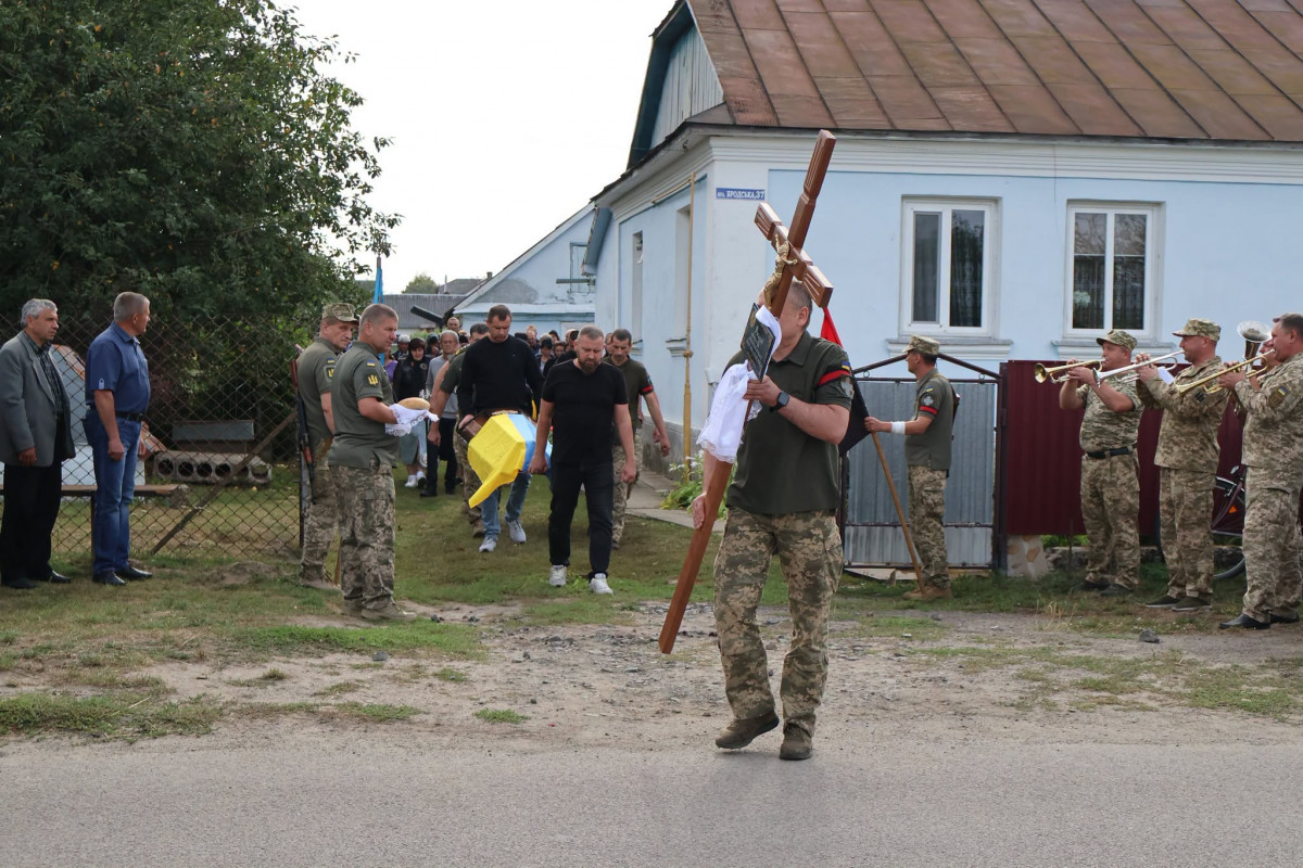 На Волині в останню путь провели військовослужбовця Леоніда Фищука