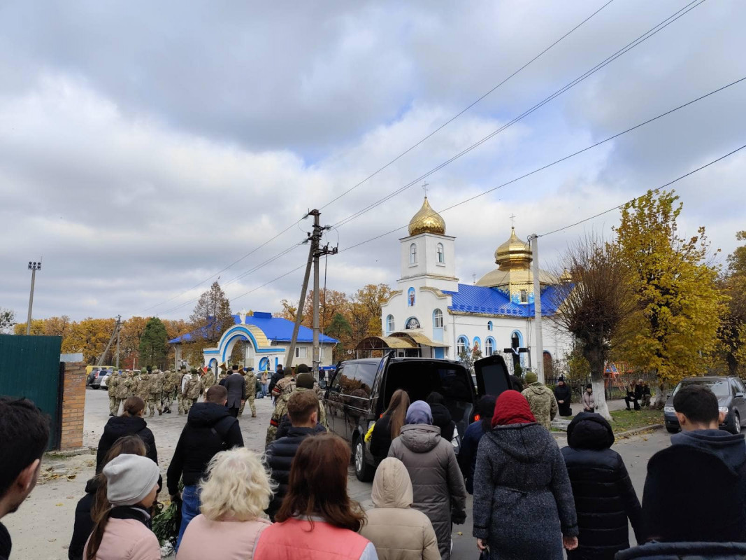 Призвали на службу у липні: волиняни провели в останню дорогу загиблого 27-річного Героя Олександра Пшикова