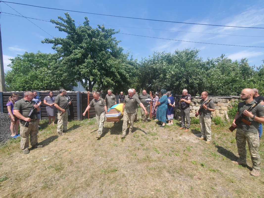 Зник безвісти 11 місяців тому: на Волині поховали Героя Анатолія Барабана