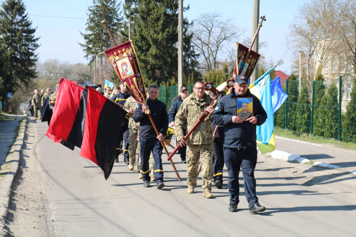 Життя присвятив порятунку інших: на Волині провели в останню дорогу воїна Олександра Батуру