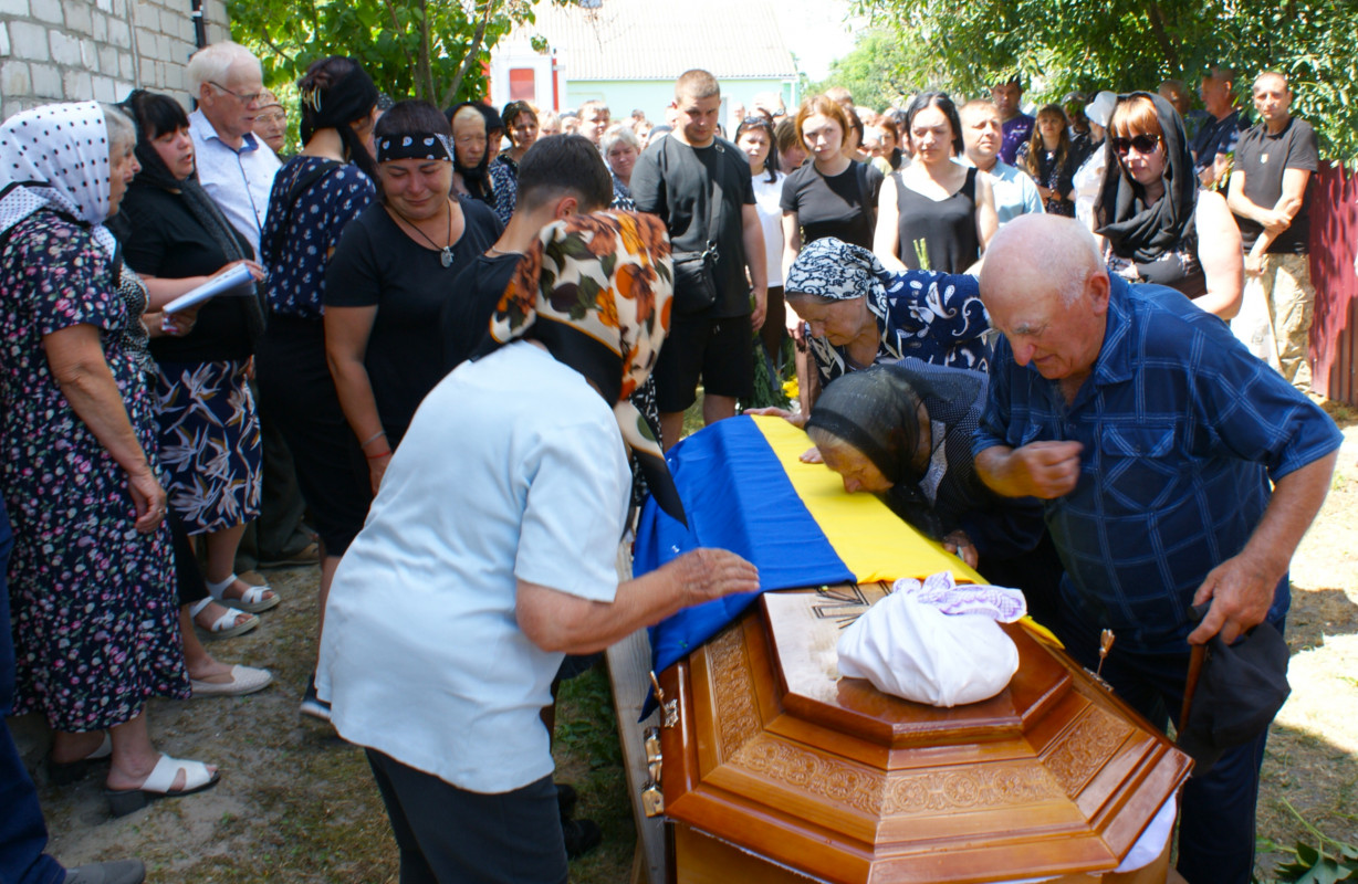 «За його голову окупанти обіцяли винагороду»: на Волині попрощалися з легендарним розвідником Віктором Зенцом