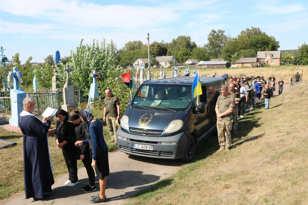 Загинув на Донеччині ще у 2025 році: на Волині провели в останню дорогу захисника Віталія Новосада