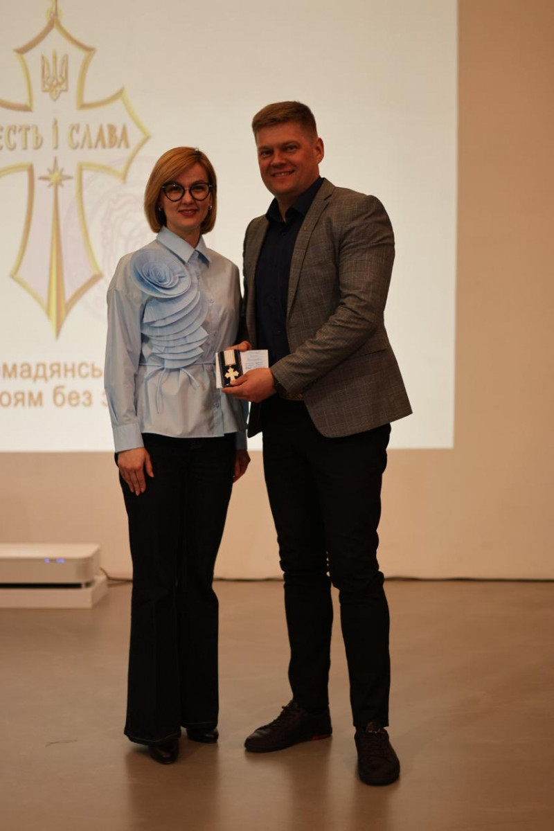 «Герої без зброї»: у Луцьку вручили почесні відзнаки людям, які щодня рятують і допомагають