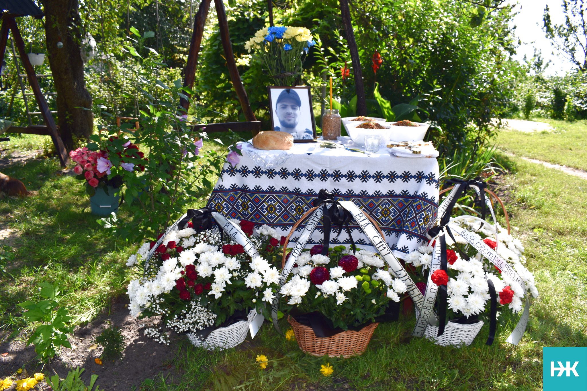 Майже два роки вважався зниклим безвісти: на Волині в останню дорогу провели Героя Олександра Пасіка