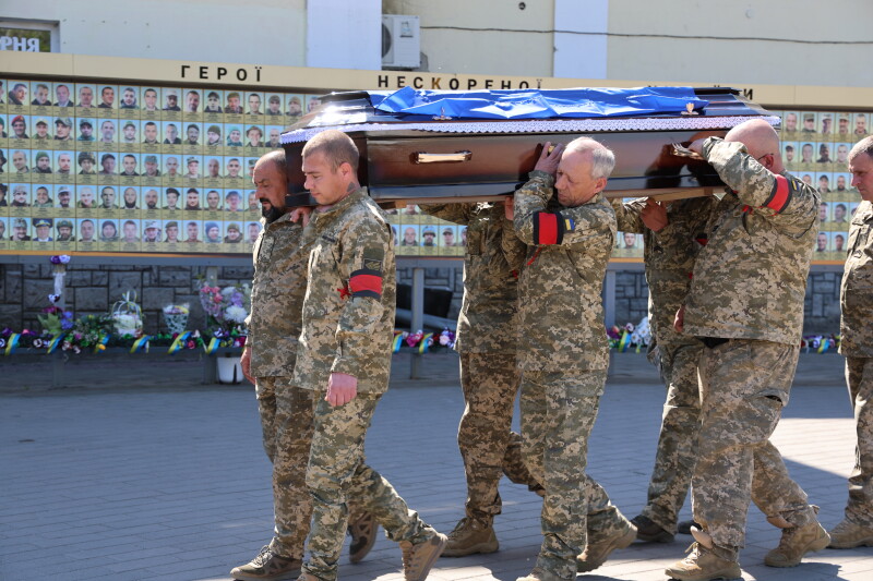 У Луцьку попрощалися з Героєм Андрієм Ющиком, який загинув понад рік тому