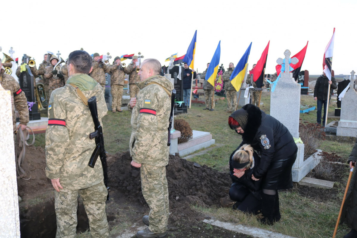 Захищав Україну ще з часів АТО: у Луцькому районі провели в останню путь Героя Романа Сербалюка