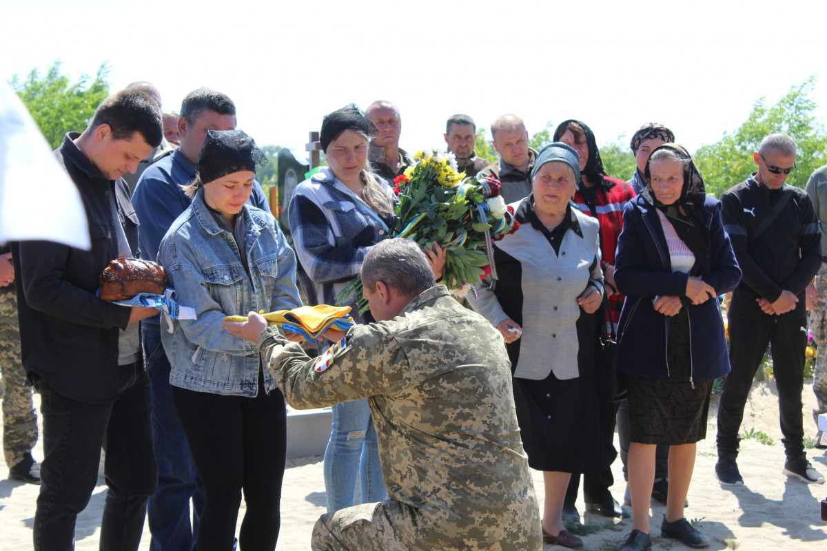 В бою отримав поранення, несумісні з життям: на Волині поховали Героя Сергія Дмитрука
