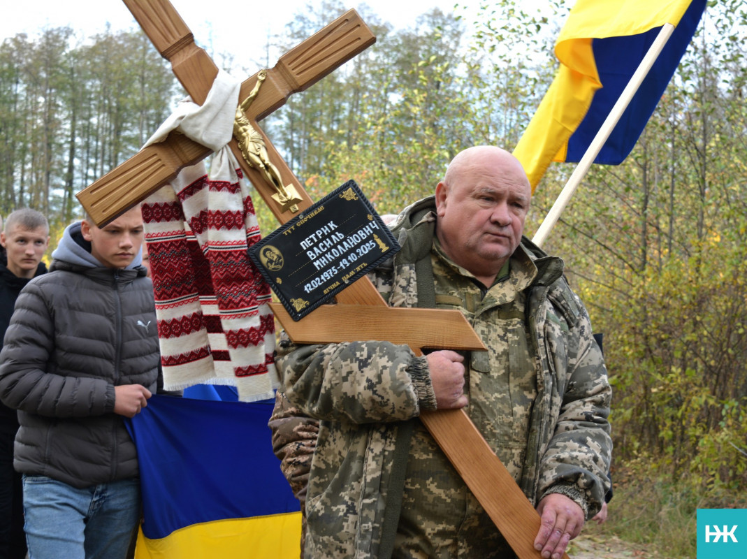 З перших днів вторгнення боронив Україну: на Волині попрощались з кавалером орденів «За мужність» Василем Петриком
