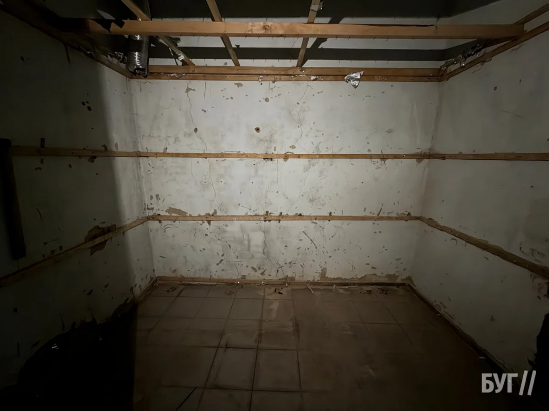 Порожні зали, сміття і зірване майно: що залишила УПЦ МП в Успенському соборі у Володимирі. Фото