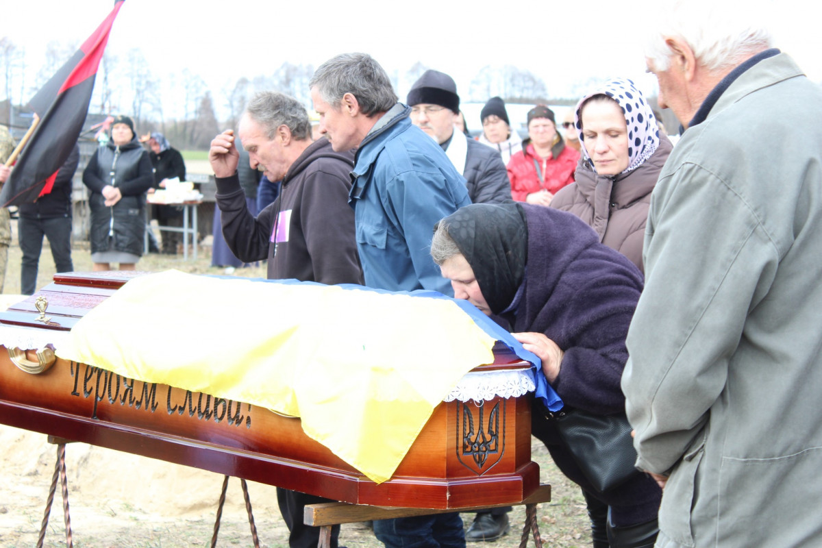 Півтора року невідомості: на Волині попрощалися із загиблим на Курщині Валентином Волошиним