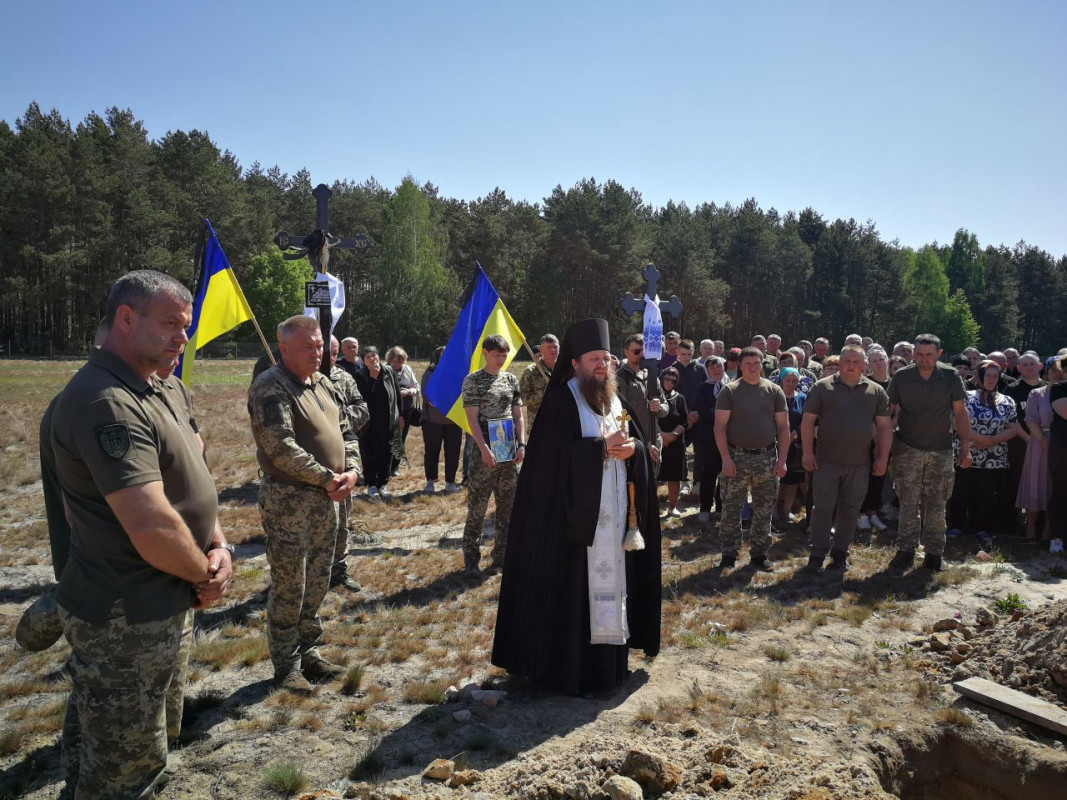 Громада в жалобі: на Волині попрощалися із Героєм Русланом Сулімом