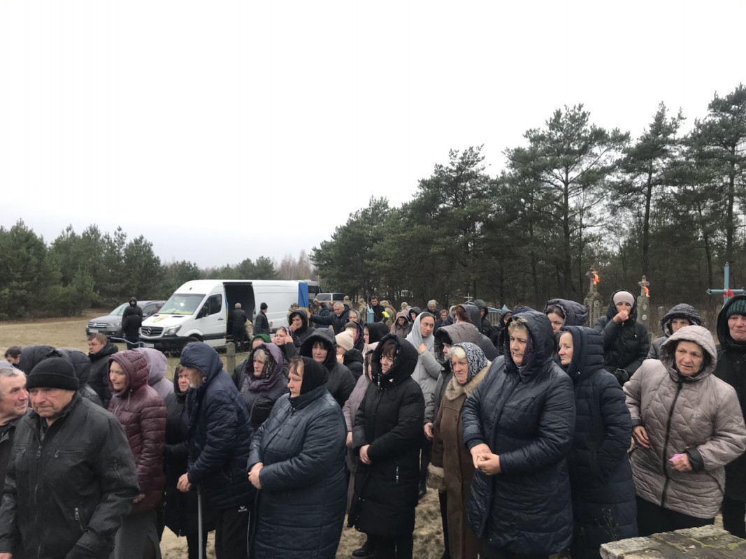 Назавжди 27 років: на Волині поховали молодого командира Андрія Шолома