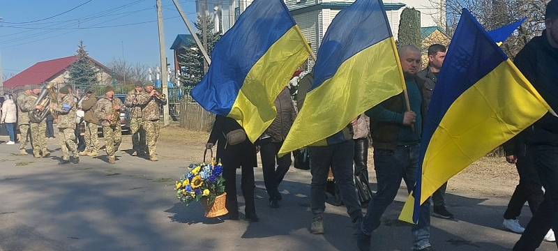 Його бойовий шлях пролягав через найгарячіші точки: на Волині попрощалися з воїном Миколою Ніколайчуком