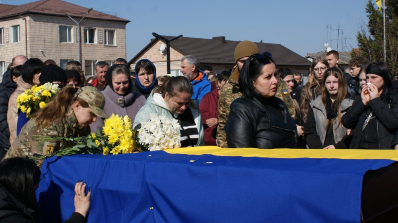 У громаді на Волині попрощалися із 23-річним розвідником «Азова» Назаром Поліщуком
