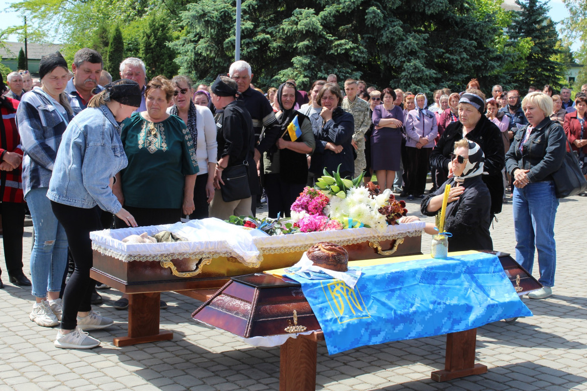 В бою отримав поранення, несумісні з життям: на Волині поховали Героя Сергія Дмитрука