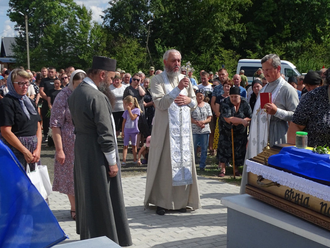 Надію на диво обірвала жахлива звістка: на Волині поховали Героя Володимира Мороза, який рік вважався зниклим безвісти