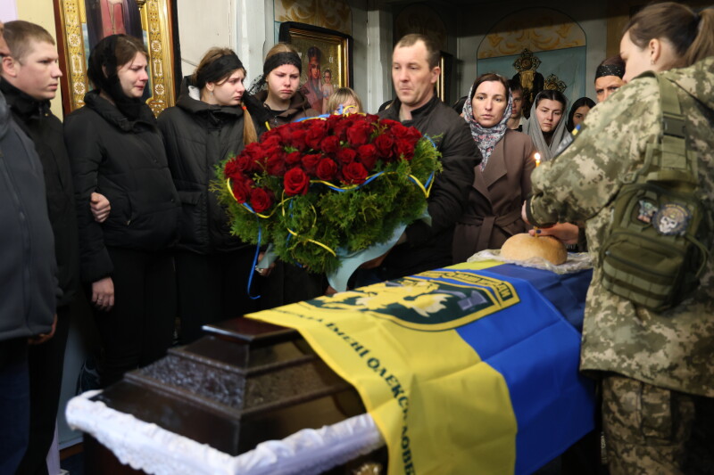 Загинув понад півтора року тому: у Луцькій громаді попрощалися з полеглим Героєм Іваном Матвіюком