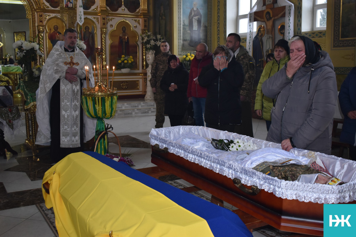 Молодий воїн не встиг створити сім'ю: на Волині попрощалися із загиблим Героєм Юрієм Кратіком