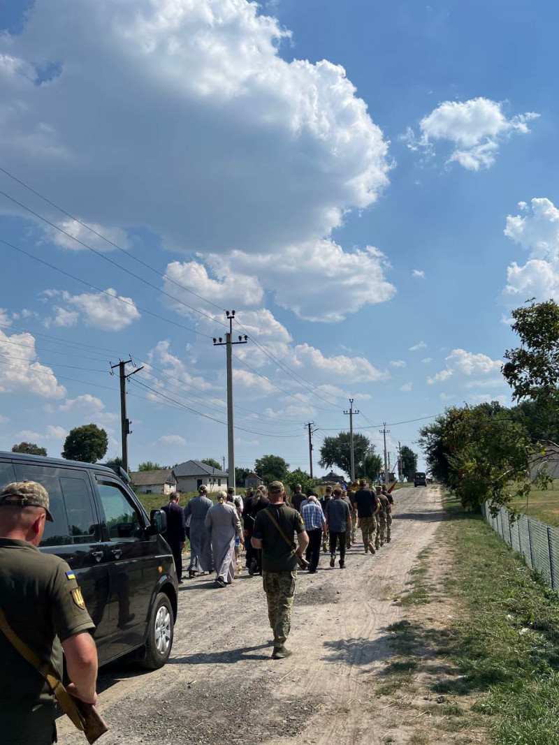 На Волині провели в останню путь полеглого 39-річного Героя Віталія Вороб'я