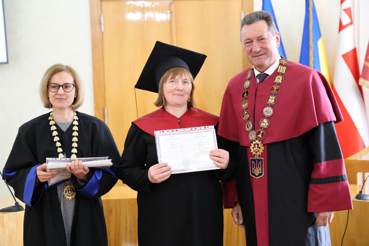 У волинському виші випускники-магістри інституту неперервної освіти отримали дипломи