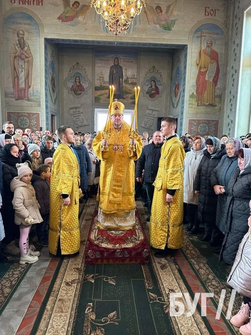 Волиняни на благодійному ярмарку біля Свято-Покровського храму зібрали понад 56 тис. грн на ЗСУ