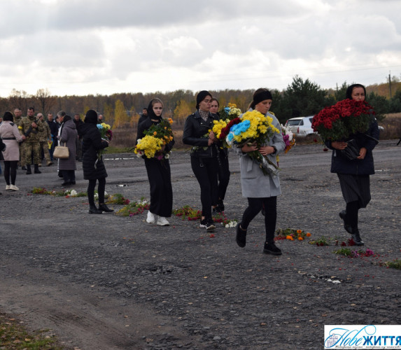 На Любешівщині під час похорону загиблого Героя Дмитра Зімича на небі з’явилася веселка