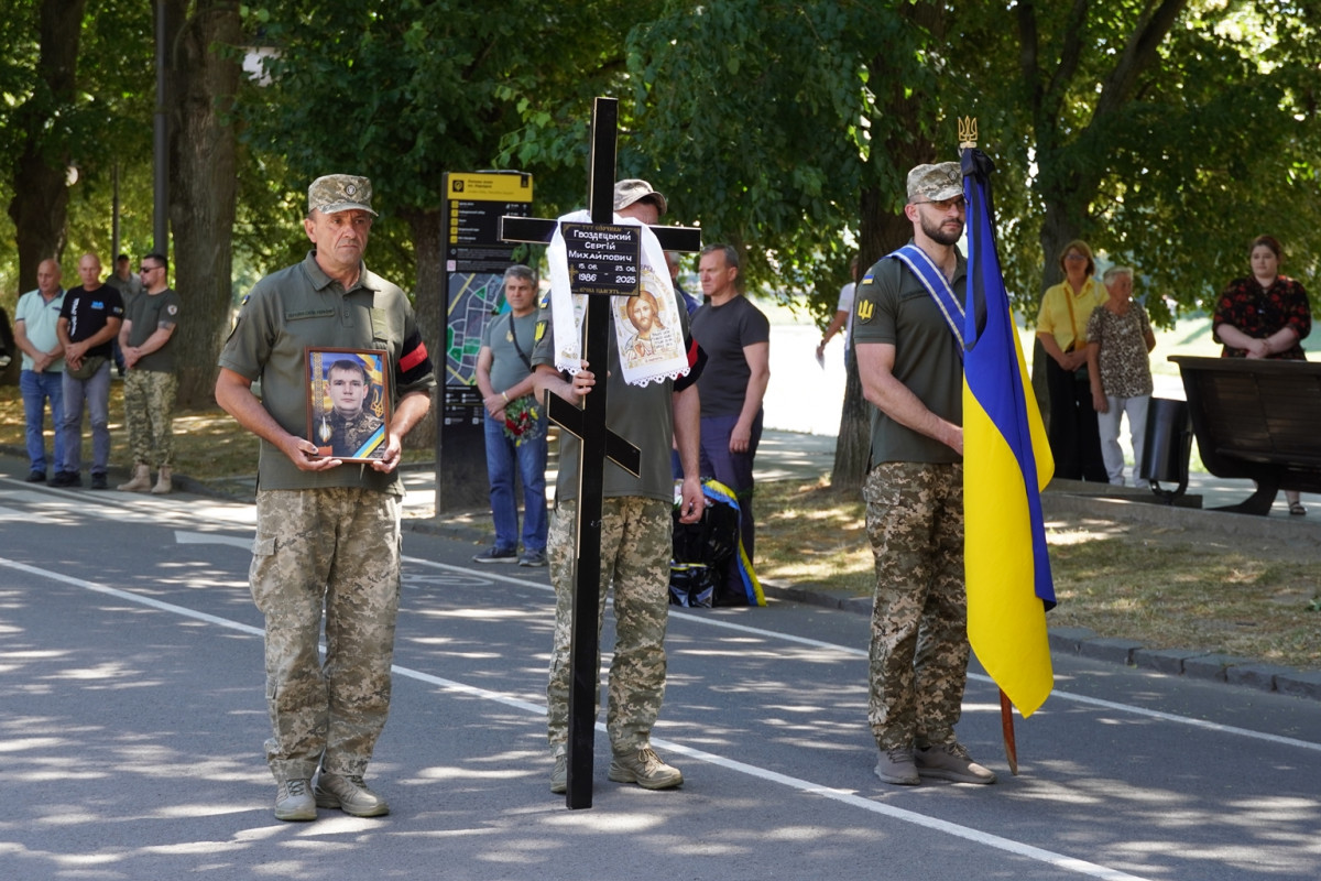 Медикам не вдалося врятувати його життя: попрощалися з Героєм з Волині Сергієм Гвоздецьким