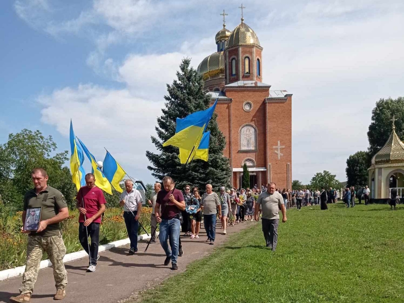 Ціною власного життя відстоював життя інших: на Волині поховали Героя Руслана Подзізея