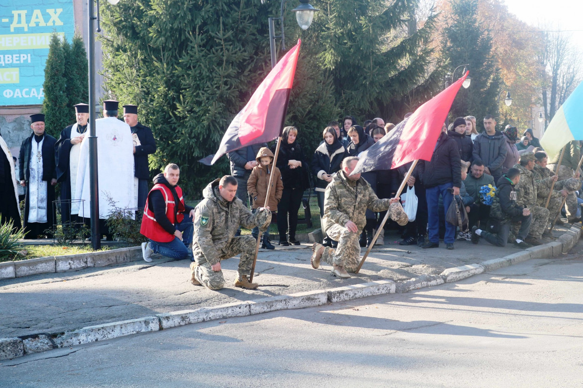 Війна забрала життя батька й сина: на Волині попрощалися з 22-річним спецпризначенцем Назаром Кравчуком