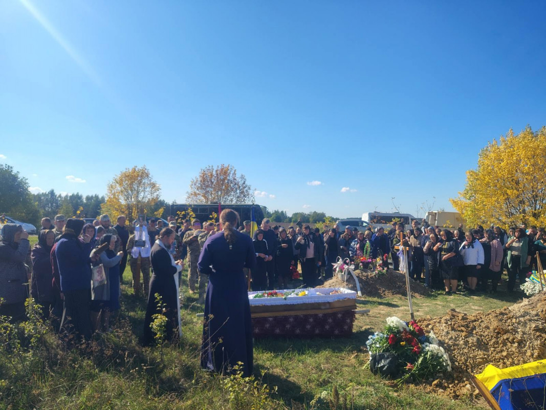 Йому назавжди 29: на Волині провели в останню путь Героя Дмитра Різника