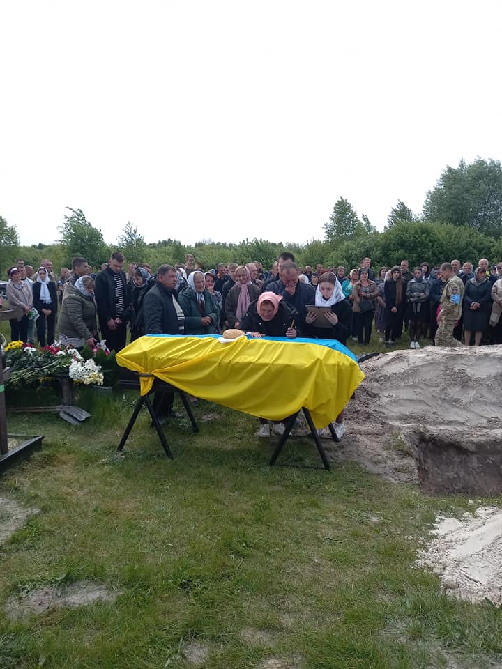 Загинув понад 2 місяці тому: на Волині поховали 24-річного Героя Владислава Богомаза. Фото