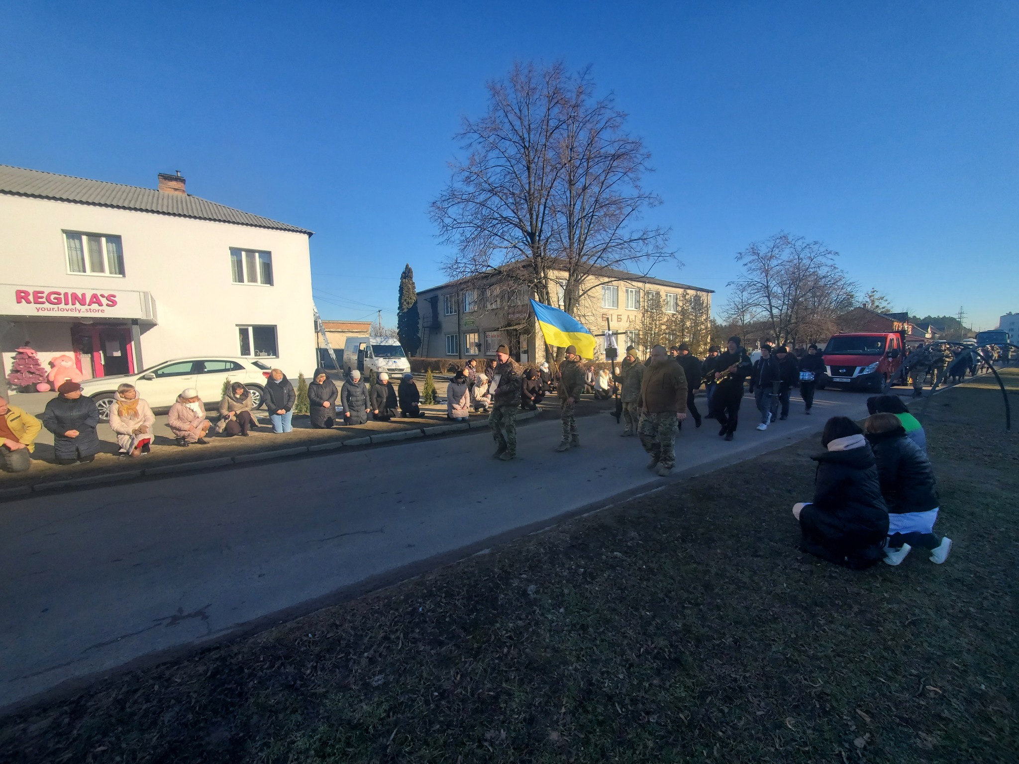 Більше року вважався безвісти зниклим: на Волині в останню дорогу провели 40-річного Героя Анатолія Семенюка