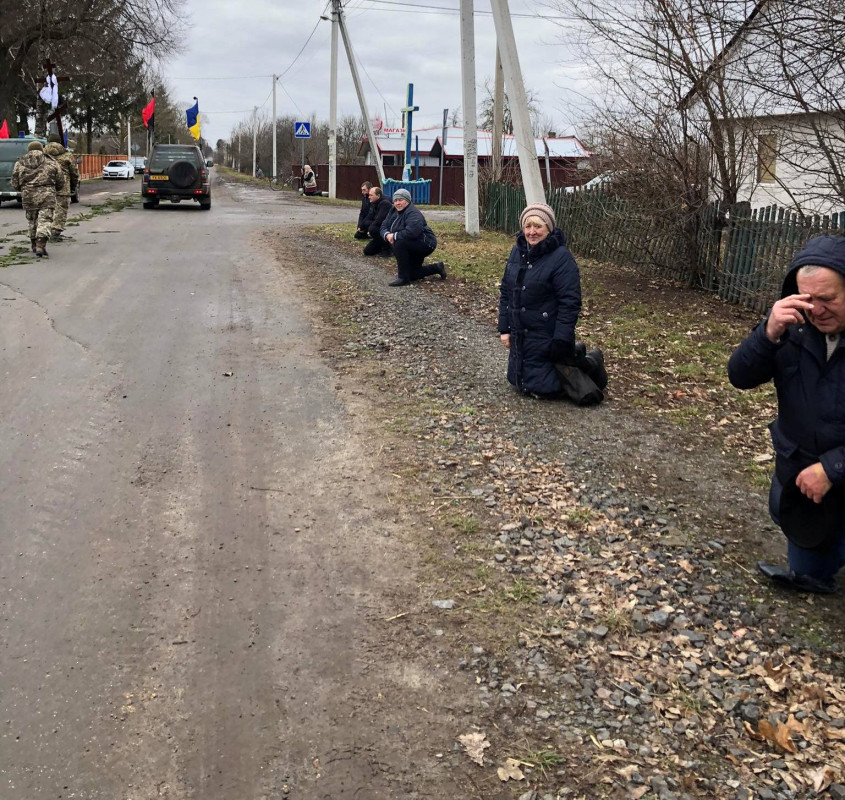 Рано втратив батьків: на Волині попрощалися із молодим Героєм Тарасом Сохацьким