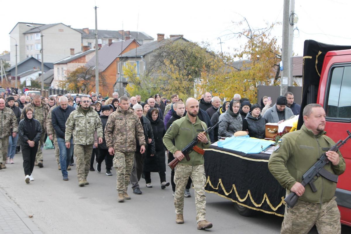 Кілька днів тому повернувся у військовий стрій: на Волині попрощалися з мужнім захисником Володимиром Євпаком