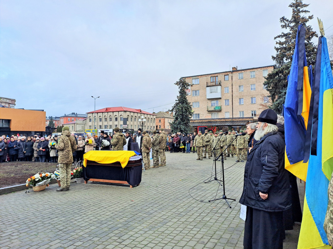 Упродовж 13 місяців його доля залишалася невідомою: на Волині поховали Героя Романа Лайтара
