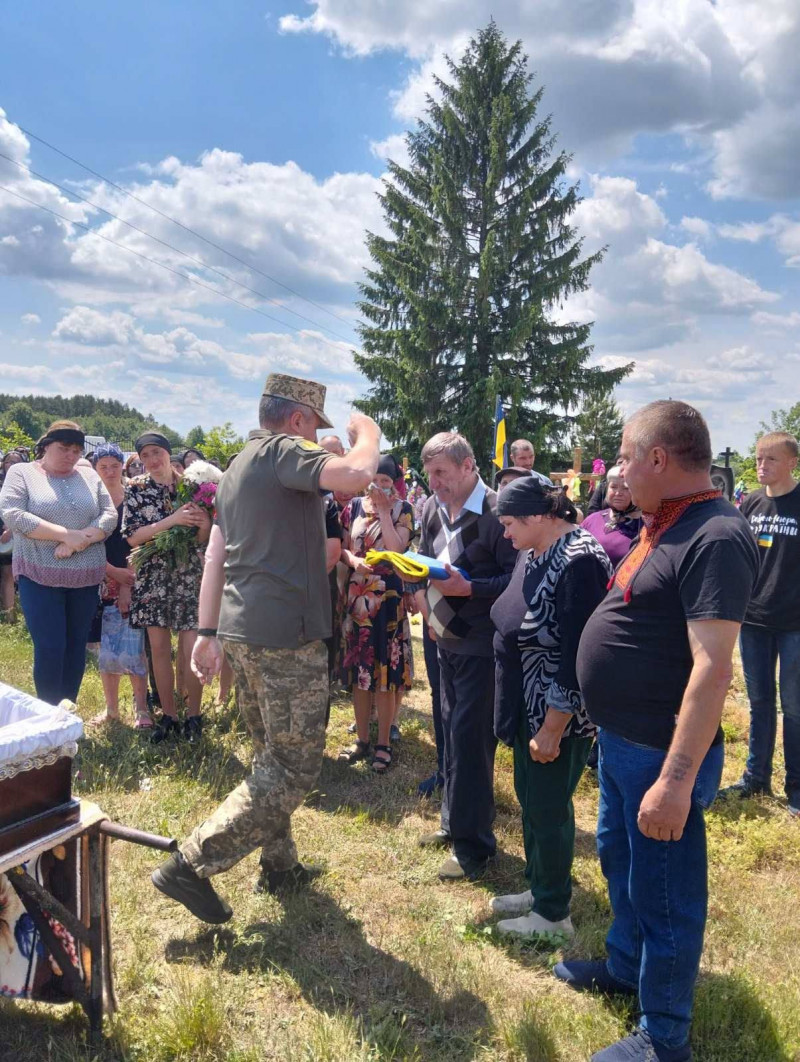 На Волині поховали 33-річного захисника Миколу Максимчука