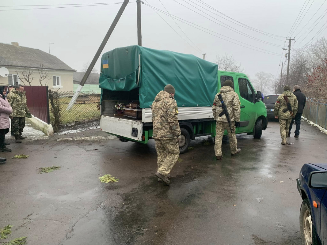 Життя обірвалося від численних травм: на Волині попрощалися із захисником Юрієм Сапіжуком